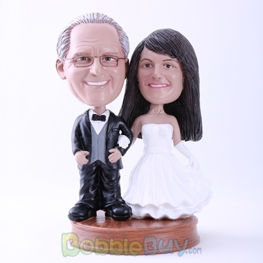 Picture of Bride and Groom Hand in Hand Bobblehead
