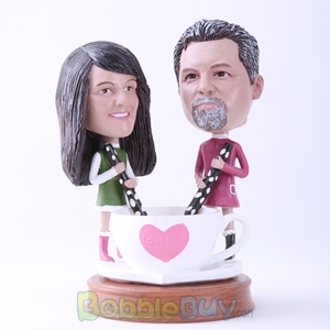 Picture of Couple Playing with Love Cup Bobblehead