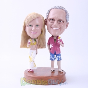 Picture of Happy Couple on Summer Beach Bobblehead