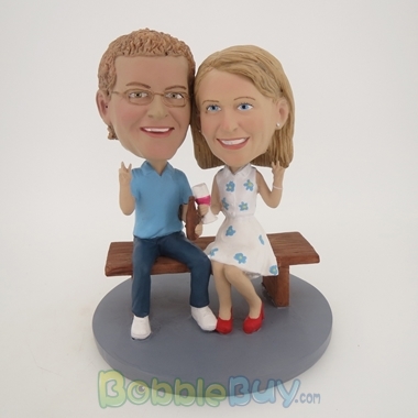 Picture of Bench Sitting Couple Bobblehead