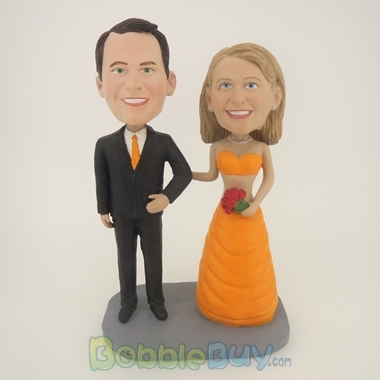 Picture of Happy Arms Linked Bride And Groom Bobblehead