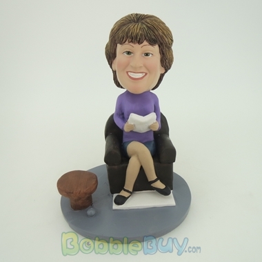 Picture of Reading Woman Bobblehead