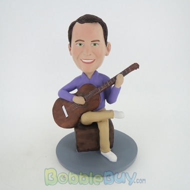 Picture of Man Learning Guitar Bobblehead